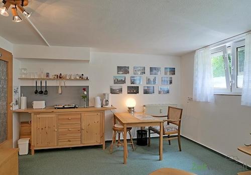 Küchenbereich und Essplatz