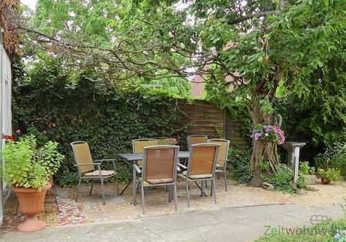 eigene Sitzecke am Haus