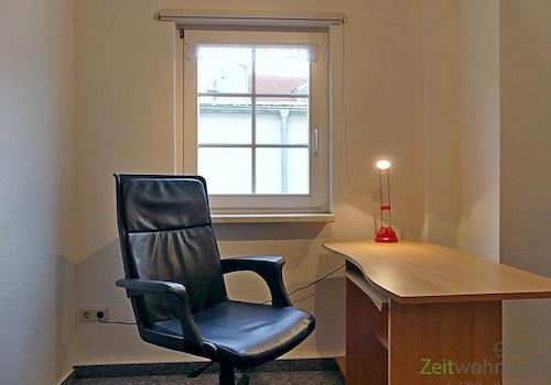 Schreibtisch im Wohnzimmer