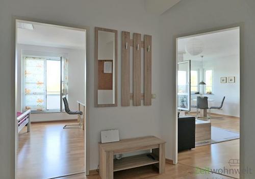 Wohnungsflur mit Garerobe