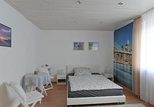 Blick ins Schlafzimmer