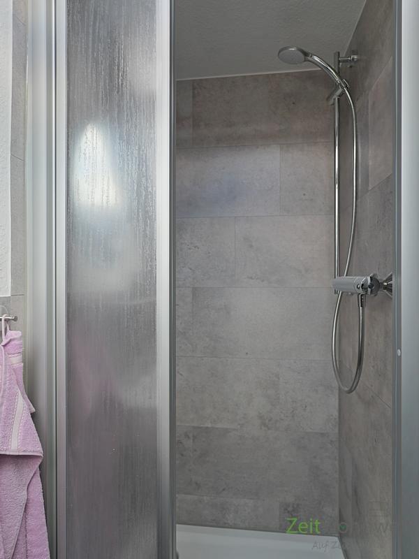 Dusche im Bad