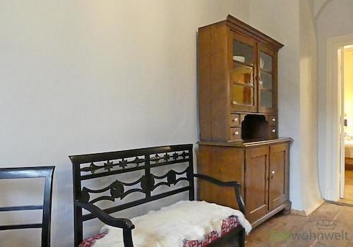 Küchenbank und Vitrine