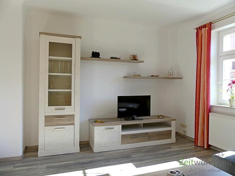 Schrankwand und TV