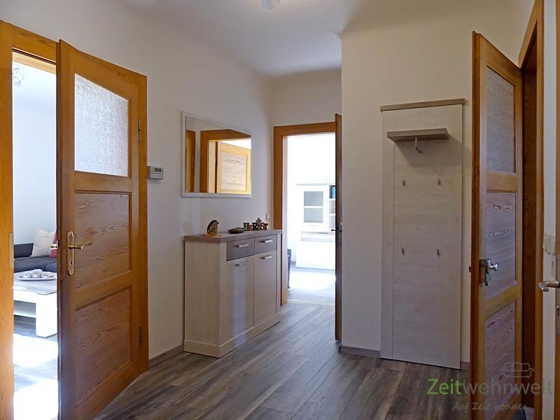 großer Wohnungsflur