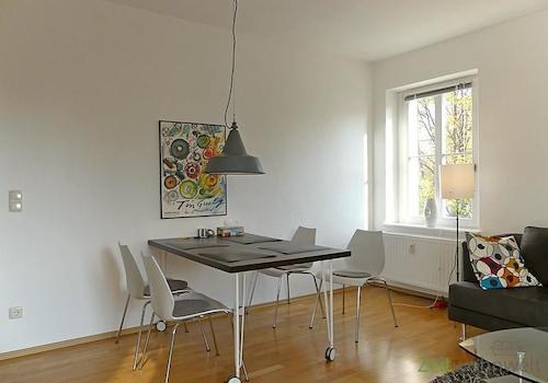Esstisch im Wohnzimmer