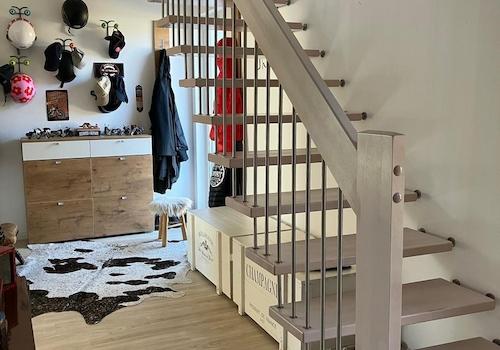 Diele mit offener Treppe