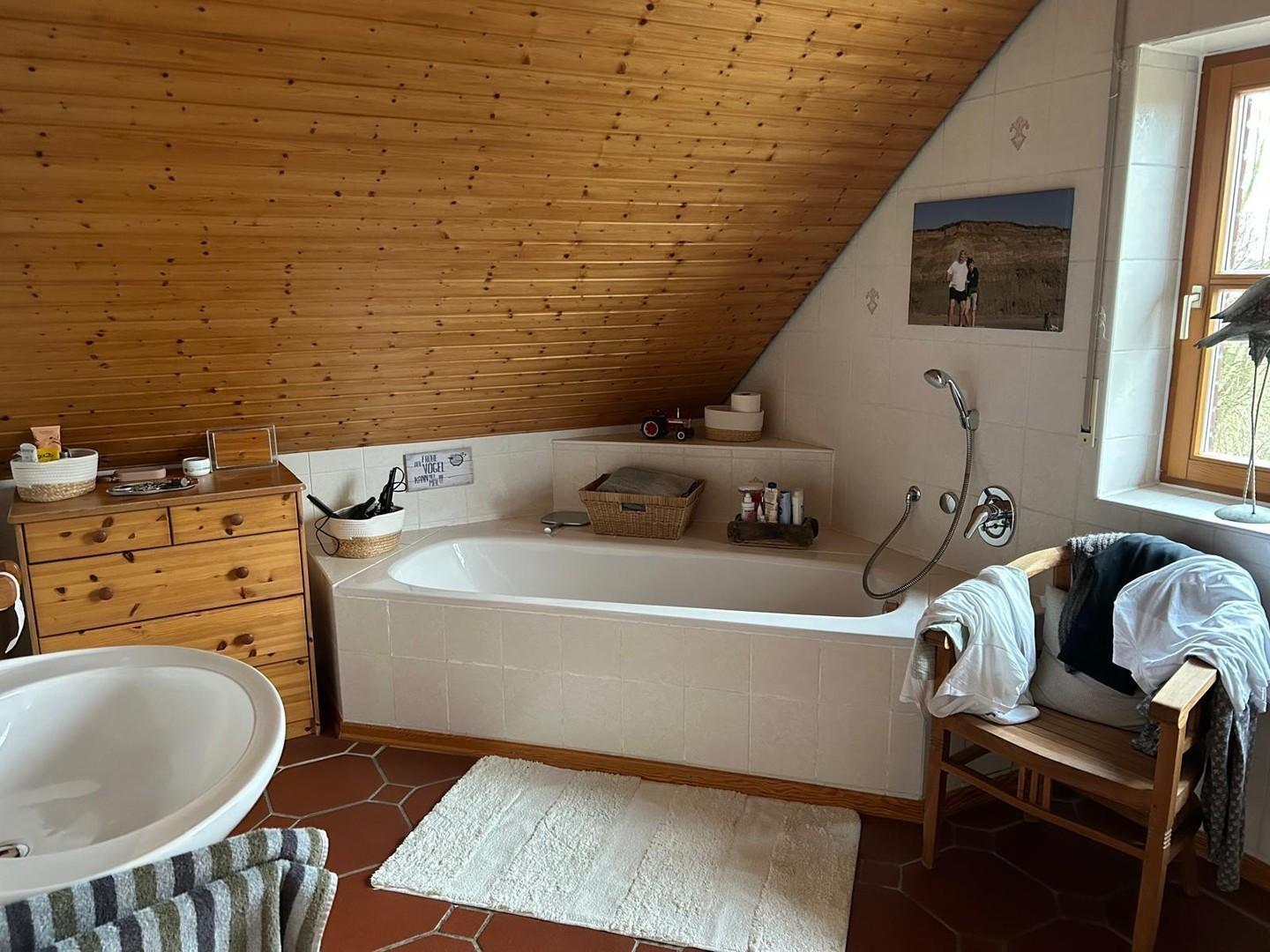 Eltern-Badezimmer DG 2