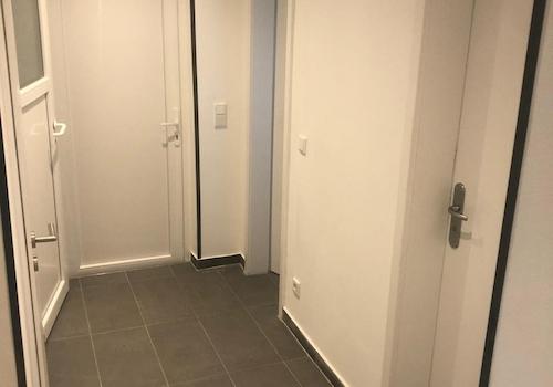 FLUR ZU SANITÄRBEREICH