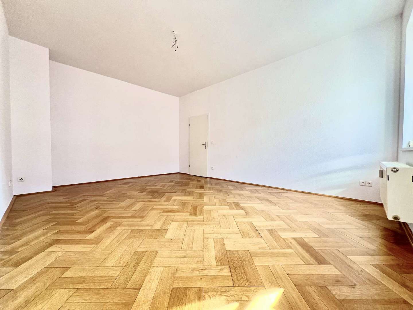 Geräumiges Wohnzimmer