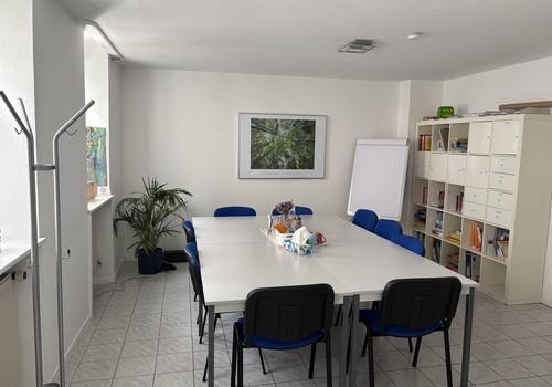 Konferenzraum zur Weinstraße N