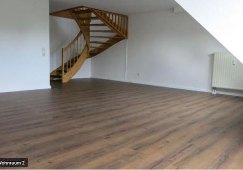 Wohnzimmer und offene Küche