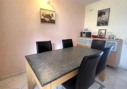 Esstisch im EG neben der Küche