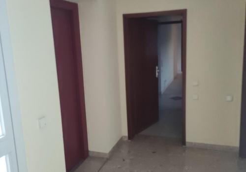 Wohnungseingang Aufzug & Flur