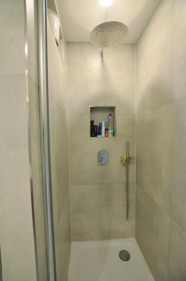 Dusche mit Nische