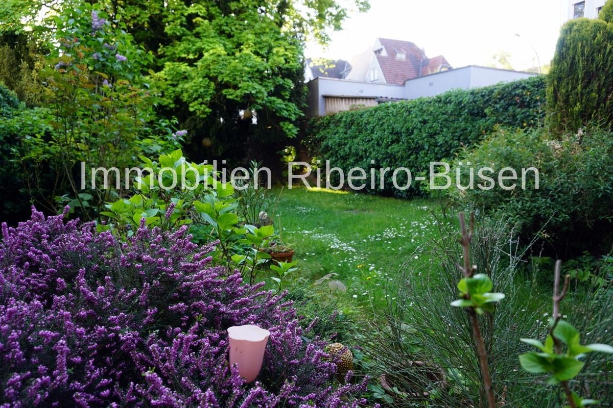 Der weitläufige Garten