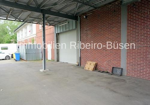 Rolltor und Lagerfläche