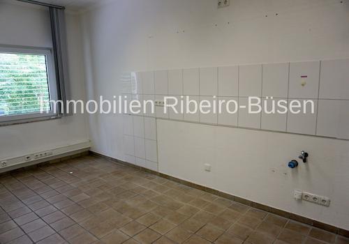 Aufenthaltsraum mit Küchenanschlüssen