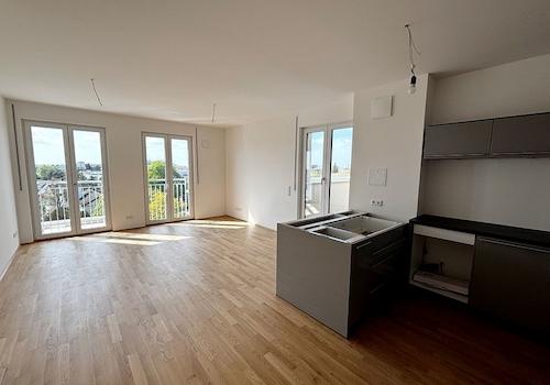 lichtdurchfluteter Wohn-/Essbereich (Ist-Zustand)