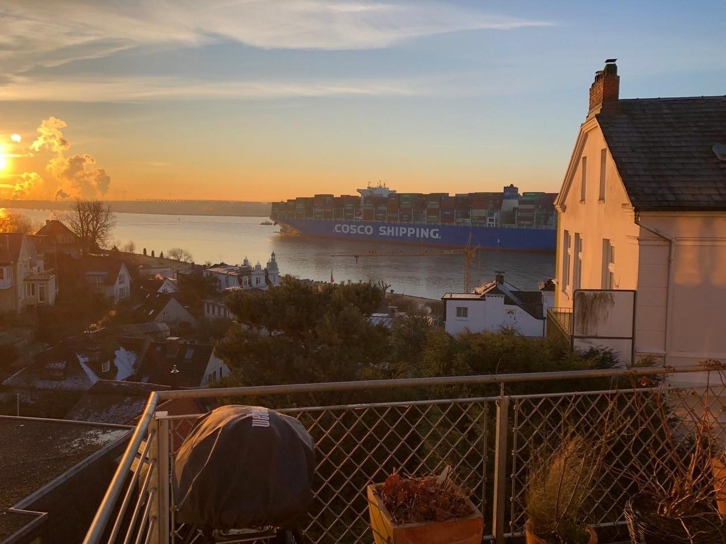 Blick auf die Elbe (Süd-Ost)