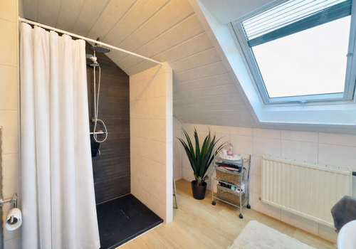 Badezimmer DG