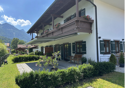 Sehr große Terrasse