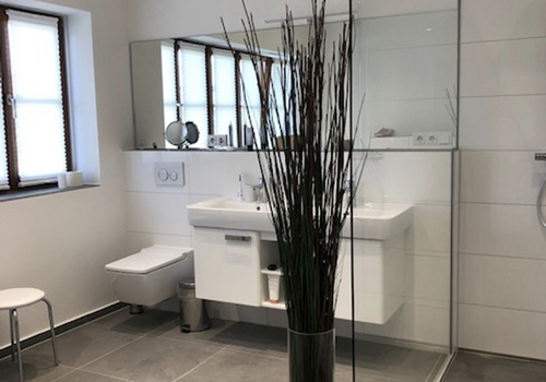 Große begehbare Dusche