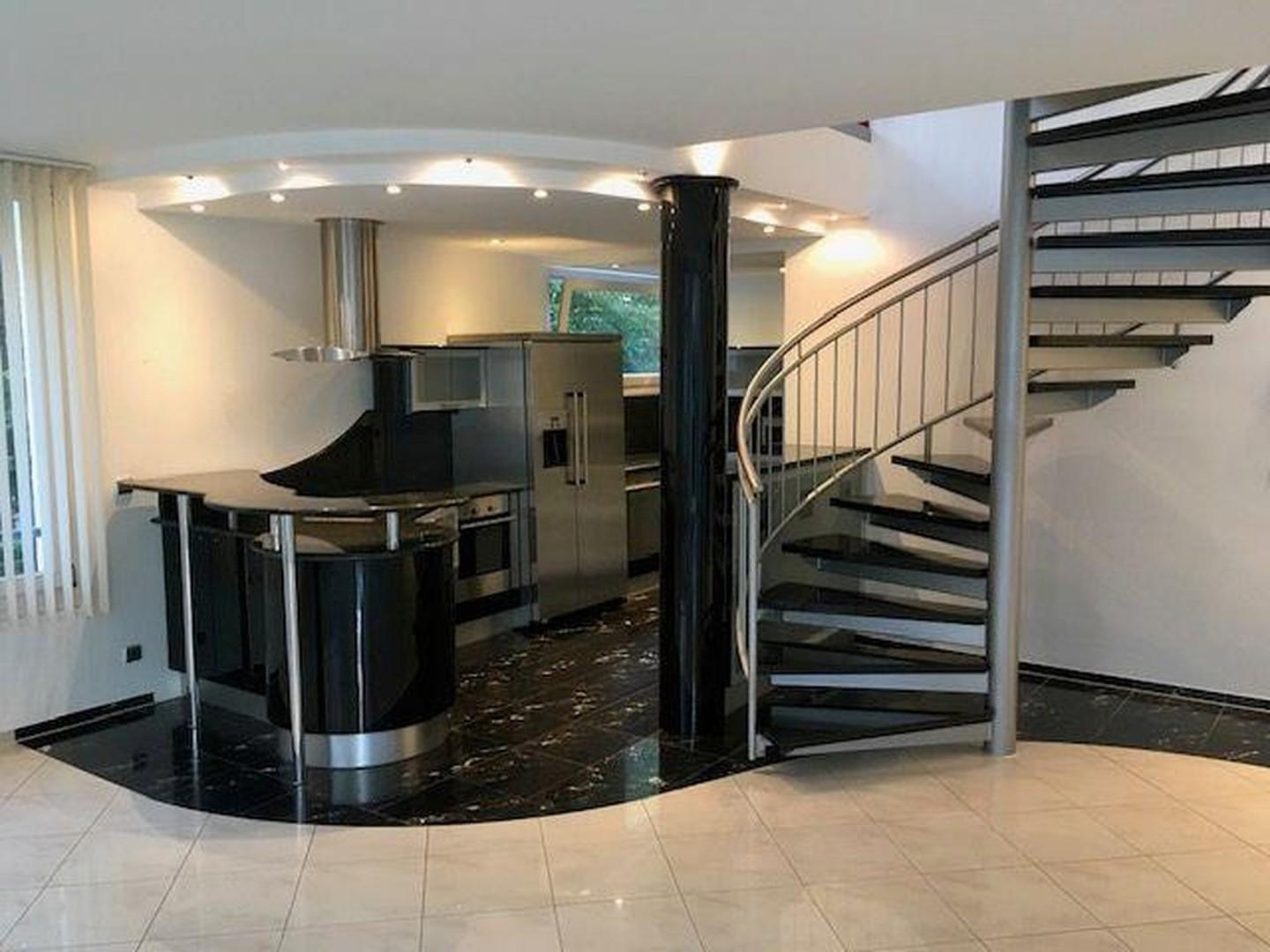 Küche/Granittreppe