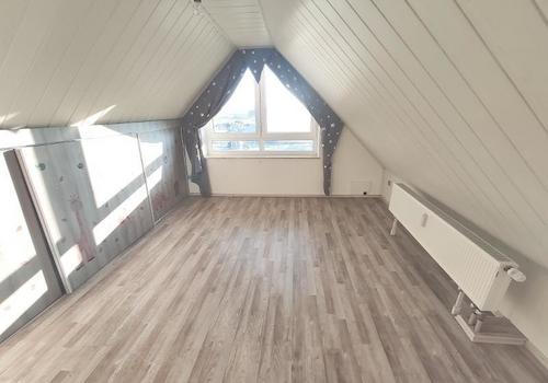 Whg. 1: Spitzboden Zimmer 1