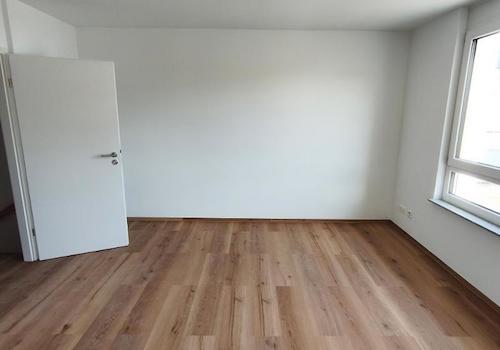 OG: Schlafzimmer mit Ankleide Bild 4