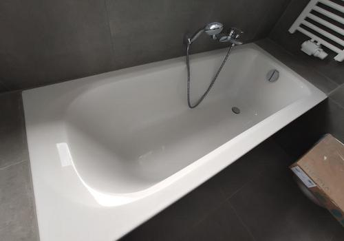 Bad mit Badewanne und Dusche Bild 6