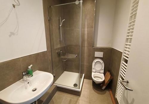 DG: Bad mit Dusche Bild 1