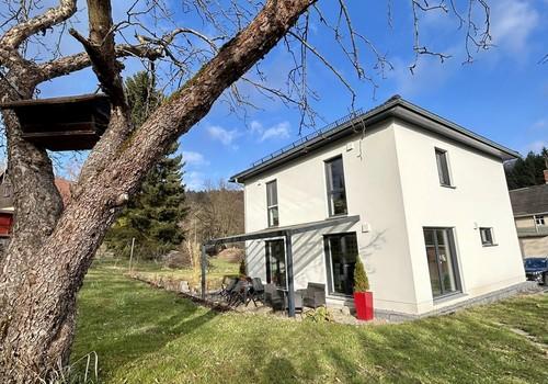 Gartenblick auf die Terrasse