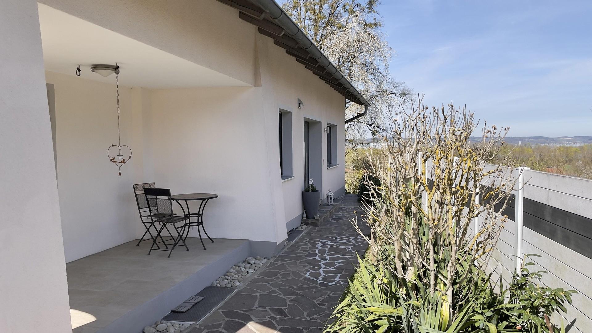 Ostseite mit Haustür