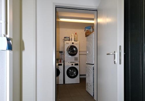 Gepflegter Waschraum im UG