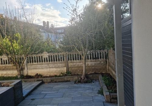 Sicht auf Terasse von Box