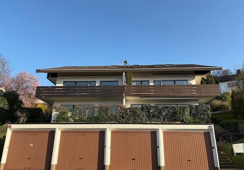 Außenansicht und Garagen