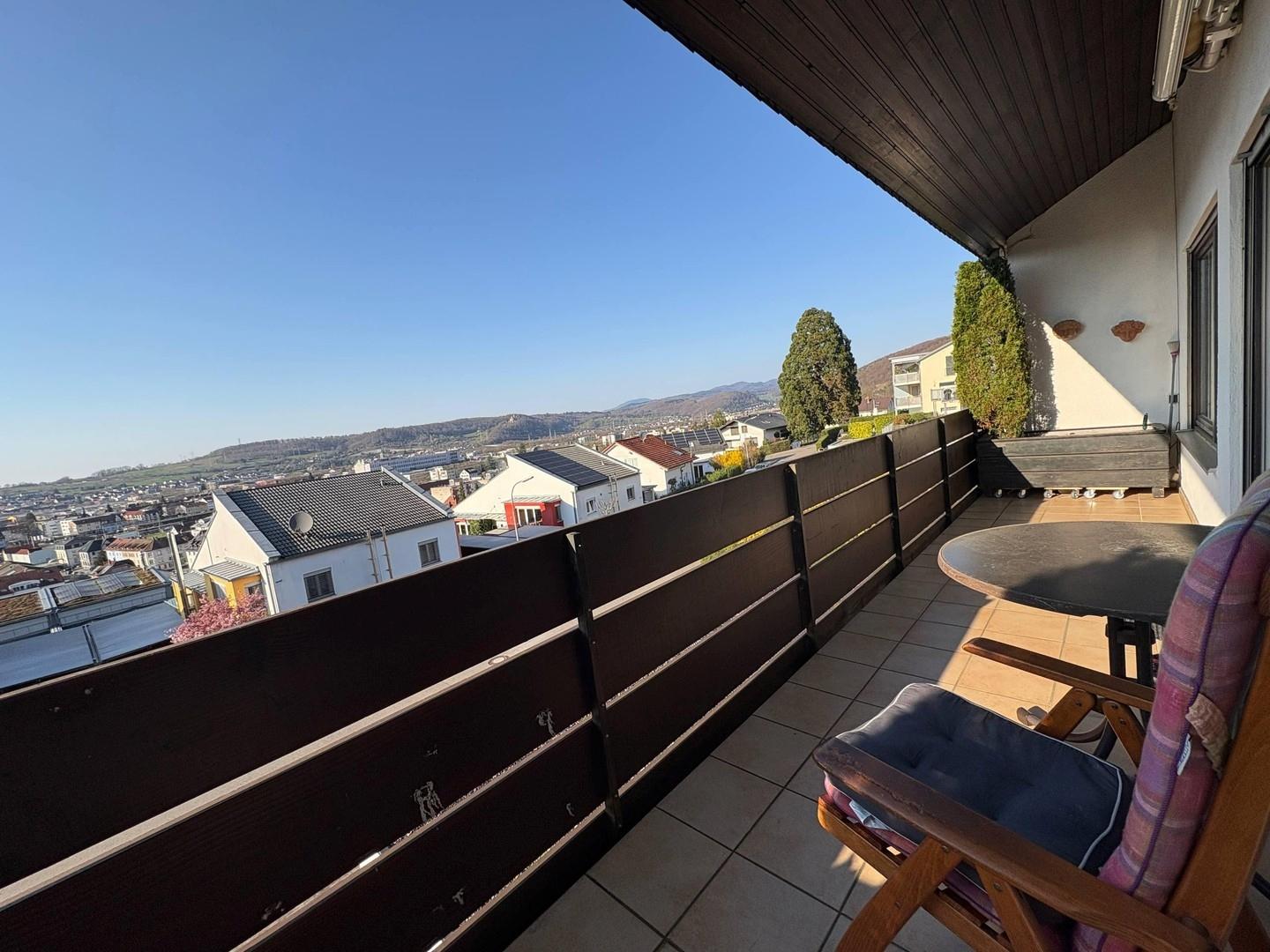 Großer Balkon mit Aussicht