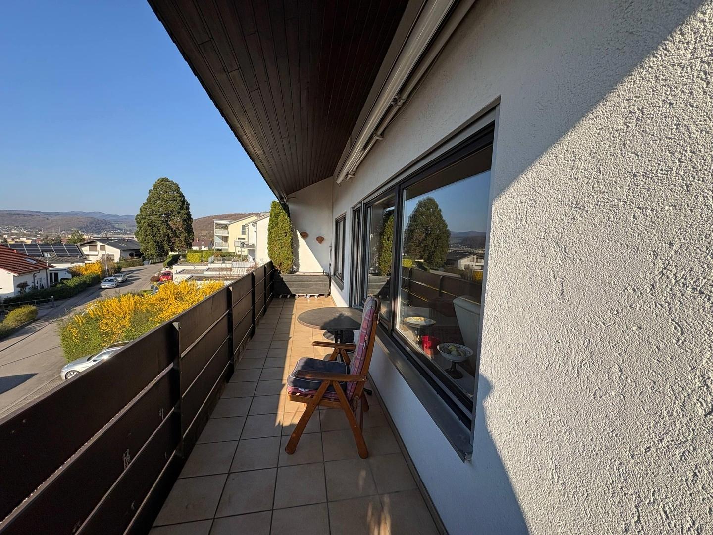 Markise und Pflanzenkasten