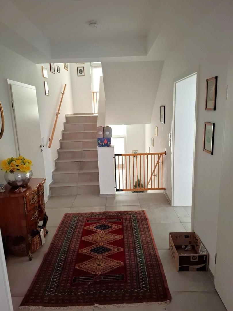 OG - Flur mit Treppenhaus