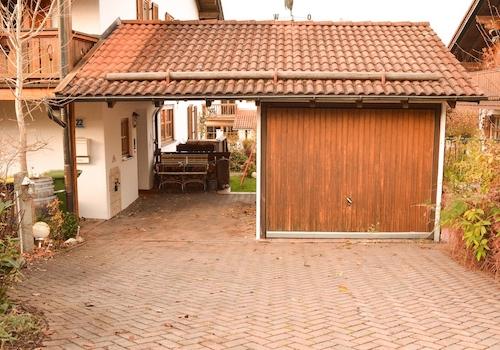 Garage und Carport
