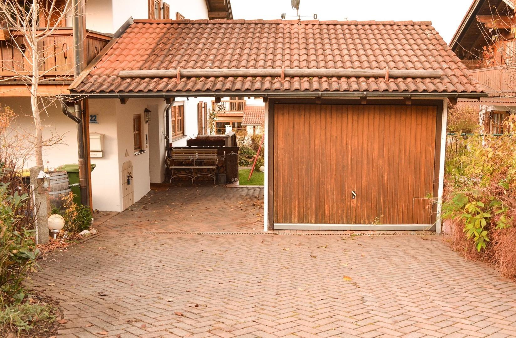 Garage und Carport