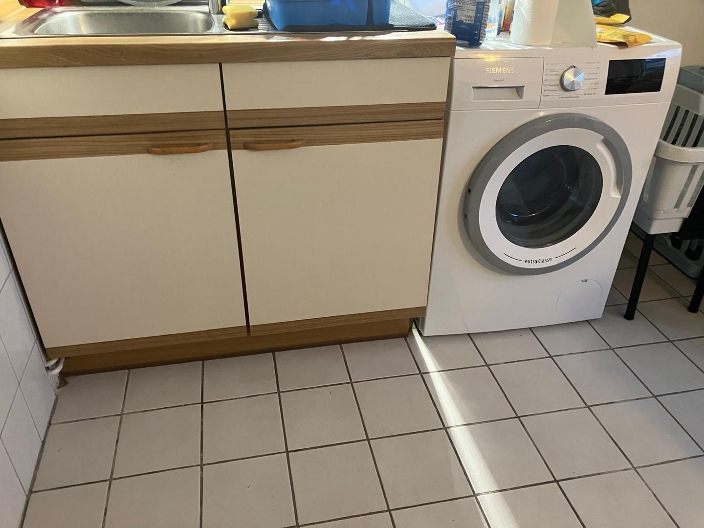 Küche mit Waschmaschine