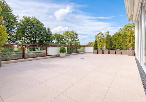 Uneinsichtige Dachterrasse