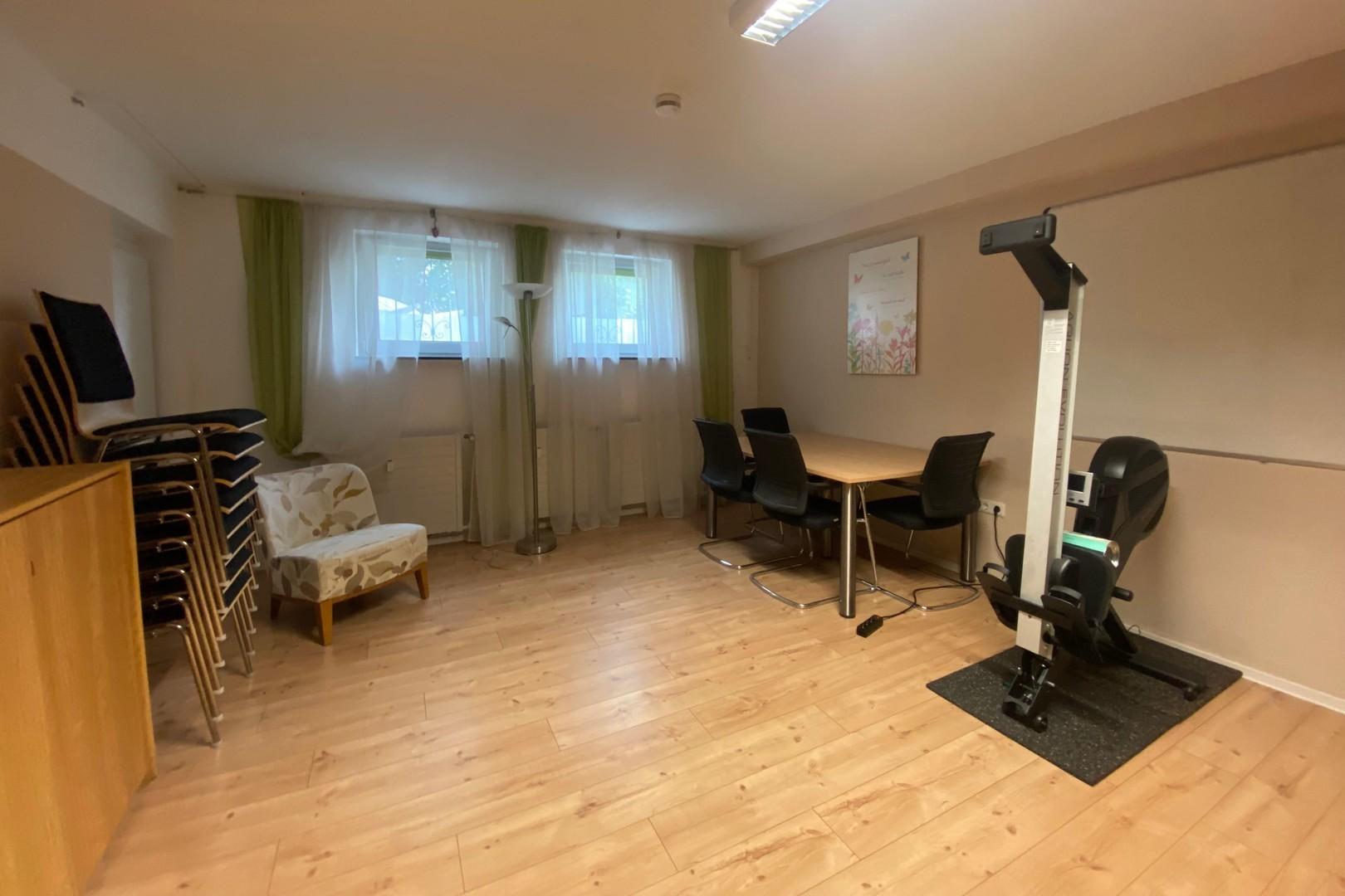 Arbeitszimmer im Untergeschoß