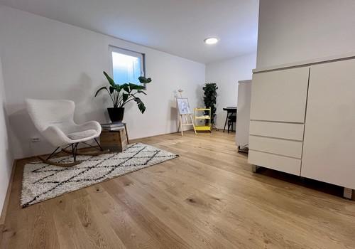 Großzügiger Hobbyraum