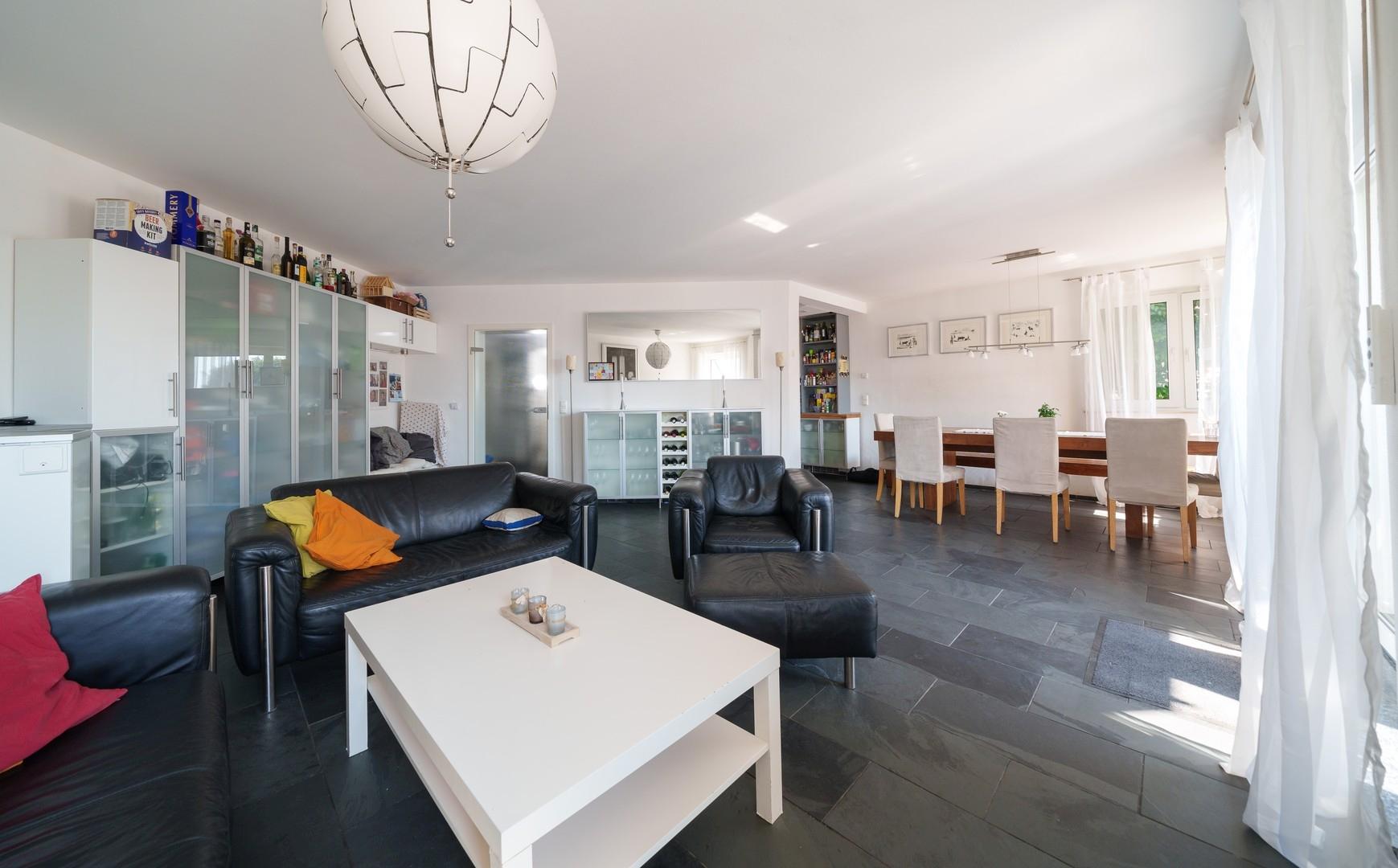 1.OG: Wohn- & Essbereich 2