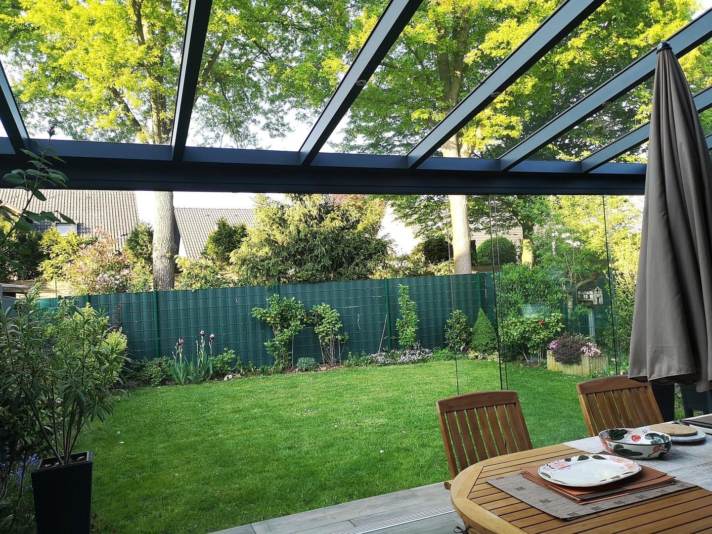Terrasse mit Überdachung