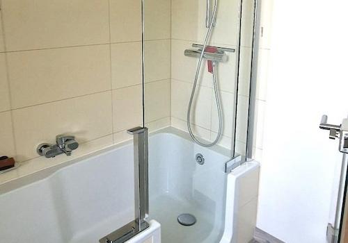 Bad 1. OG begehbare Badewanne