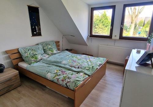 Schlafzimmer 1